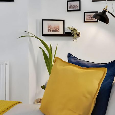 City Centre 2 Bedroom Apt - Free Parking - Wifi - Smart Tv Plymouth Eksteriør bilde