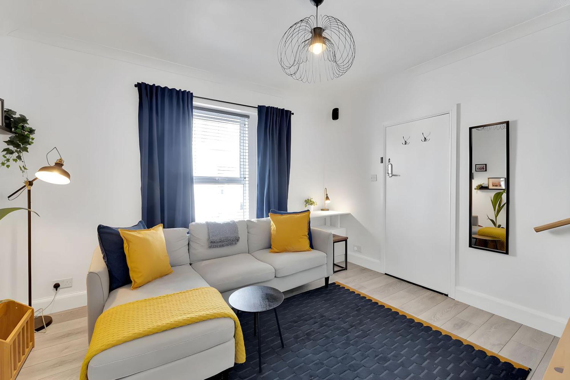 City Centre 2 Bedroom Apt - Free Parking - Wifi - Smart Tv Plymouth Eksteriør bilde