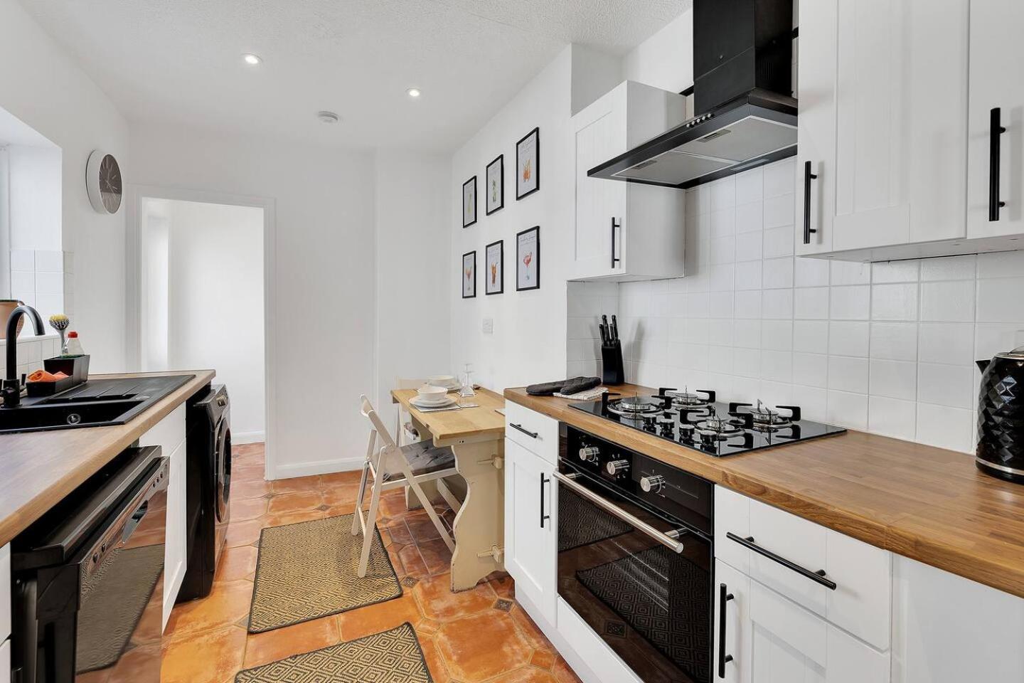 City Centre 2 Bedroom Apt - Free Parking - Wifi - Smart Tv Plymouth Eksteriør bilde
