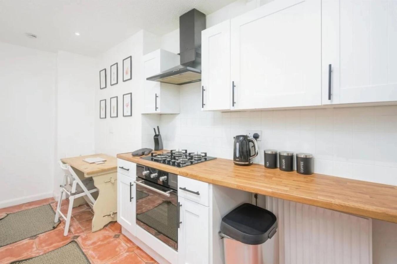 City Centre 2 Bedroom Apt - Free Parking - Wifi - Smart Tv Plymouth Eksteriør bilde